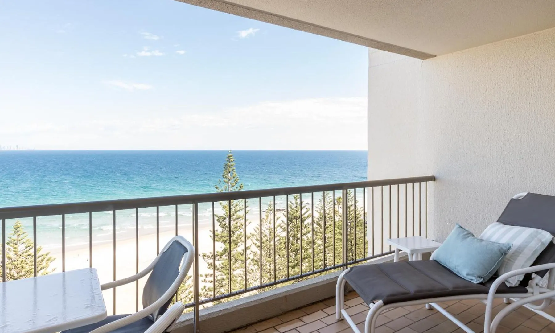 Columbia Beachfront Apartments On Rainbow Bay Gold Coast