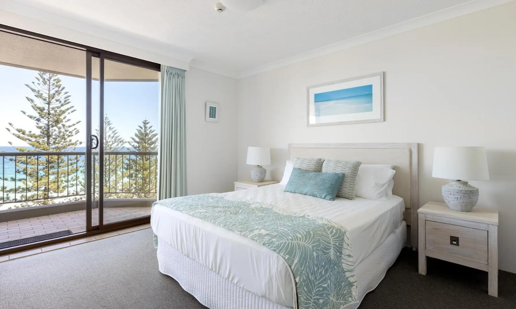 Columbia Beachfront Apartments On Rainbow Bay Gold Coast 4*,