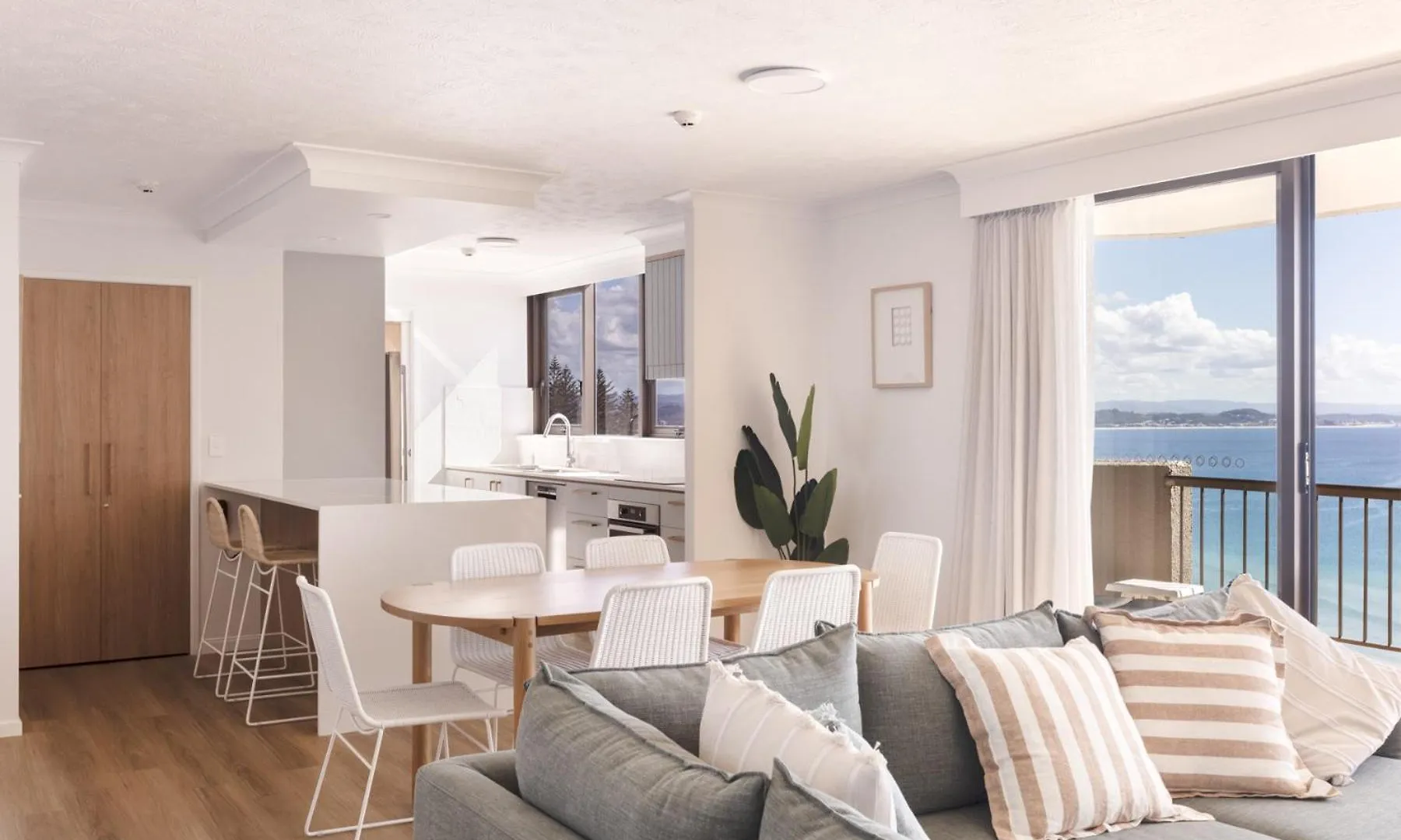 Columbia Beachfront Apartments On Rainbow Bay Gold Coast