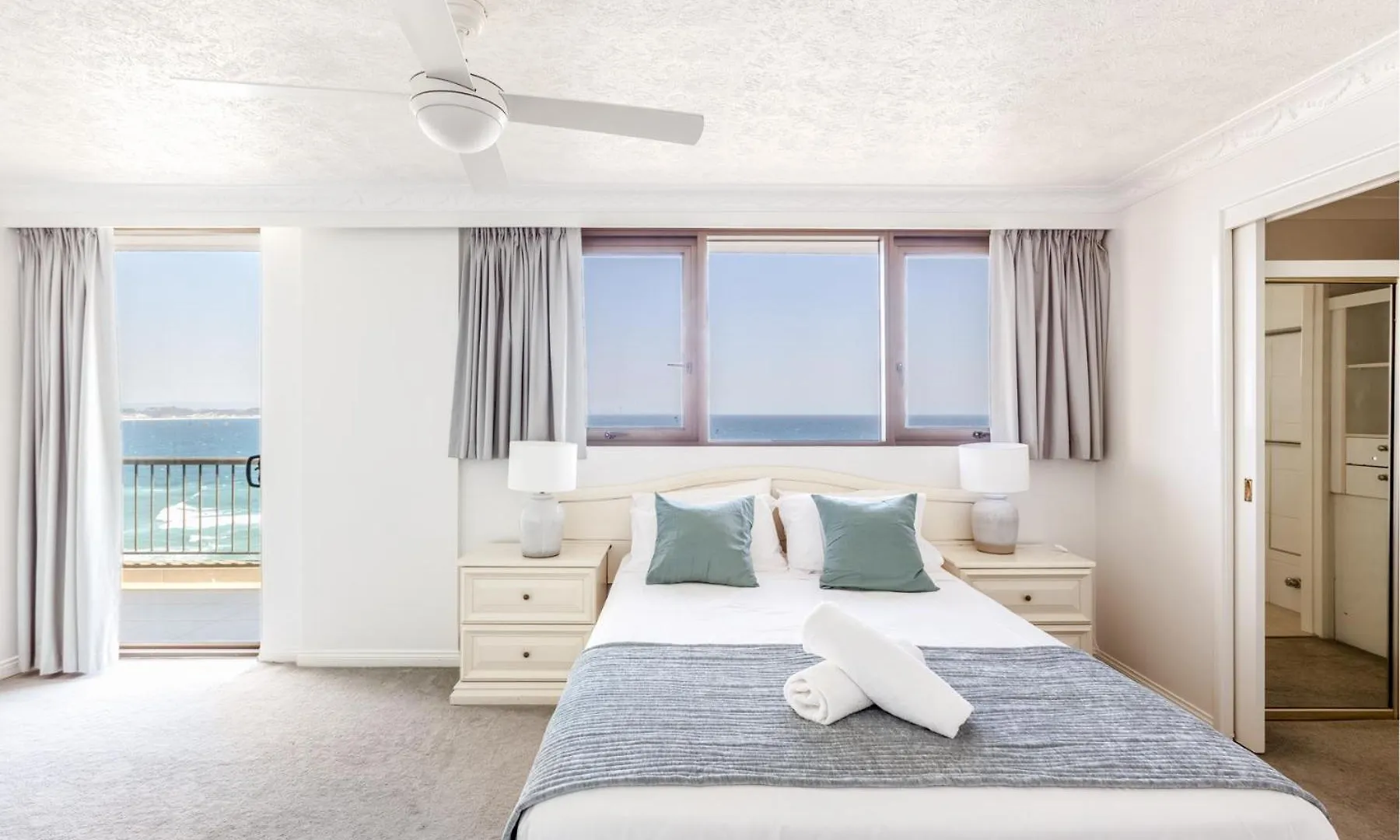 גולד קוסט Columbia Beachfront Apartments On Rainbow Bay 4*, גולד קוסט אוסטרליה