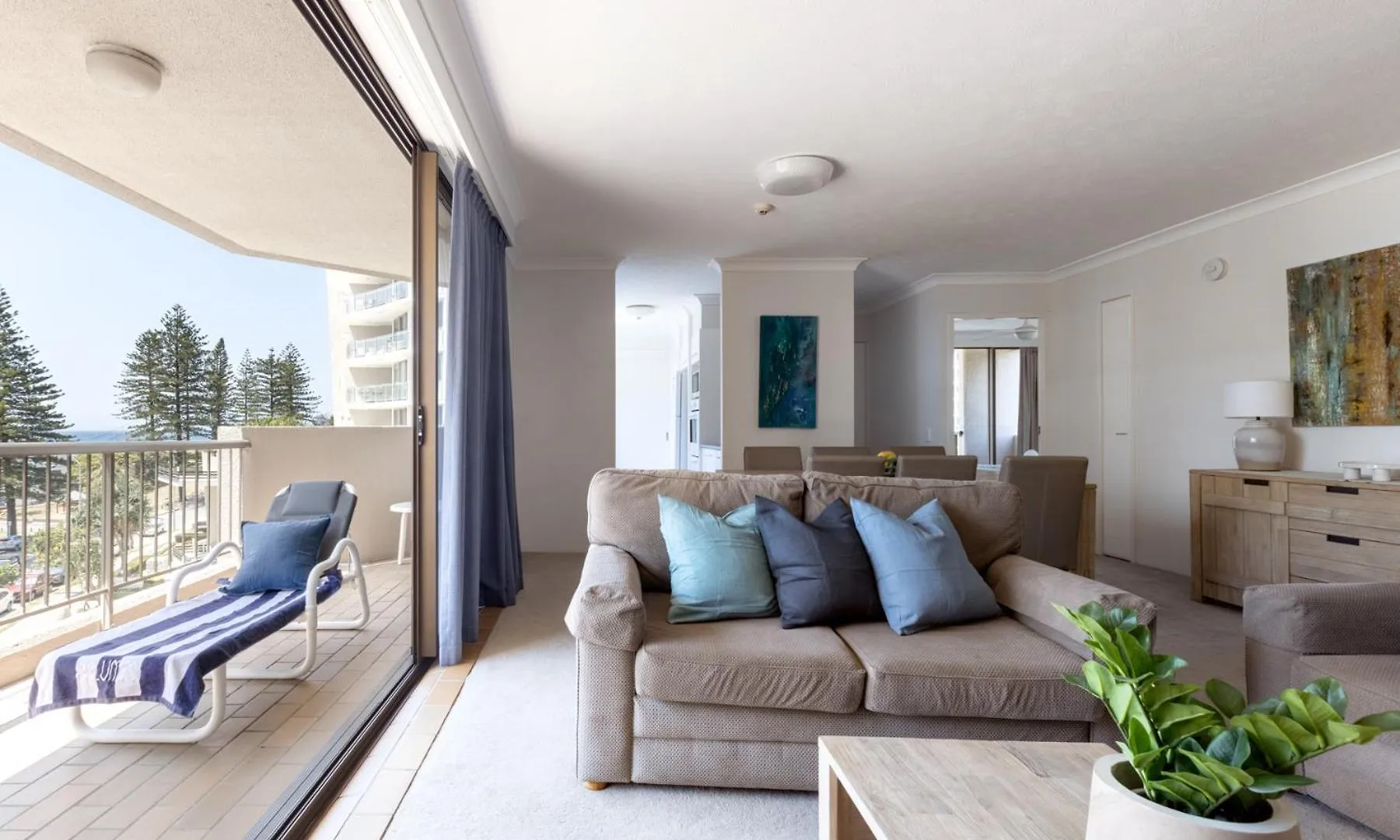 Columbia Beachfront Apartments On Rainbow Bay Gold Coast