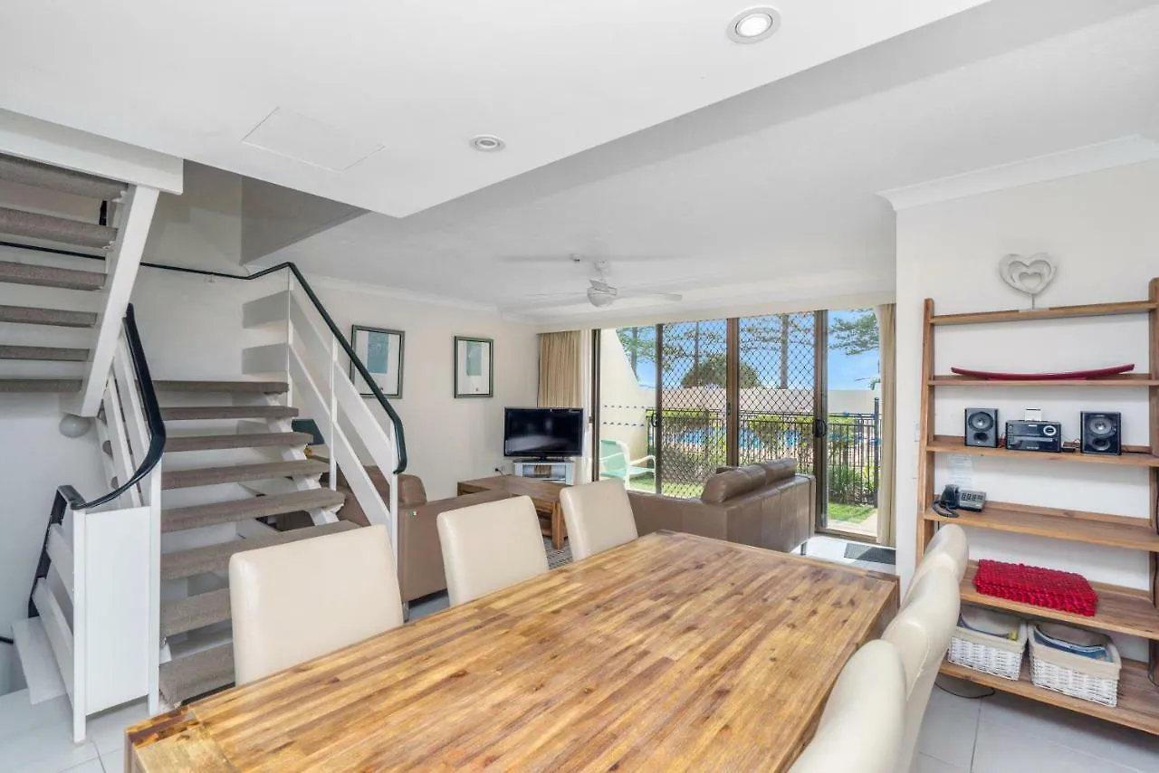 Columbia Beachfront Apartments On Rainbow Bay Gold Coast