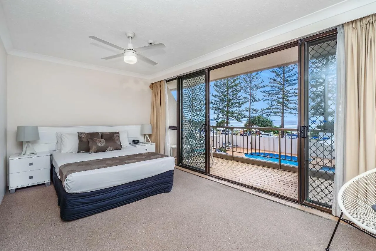 アパートホテル Columbia Beachfront Apartments On Rainbow Bay ゴールドコースト